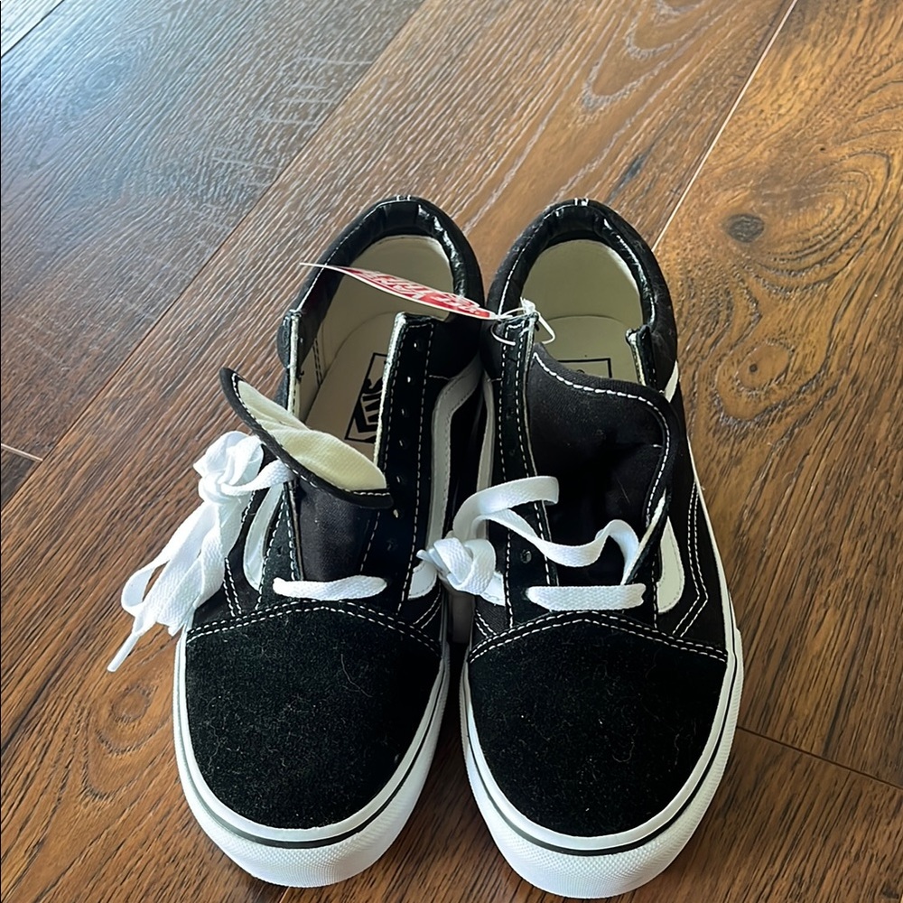 Vans Black and White Old Skool Sneakers Classic Design